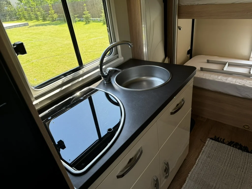 CI Horon 74 XT – kuchnia