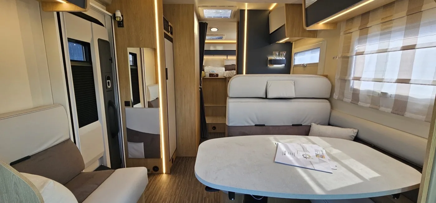 CI Horon 87 XT – salon